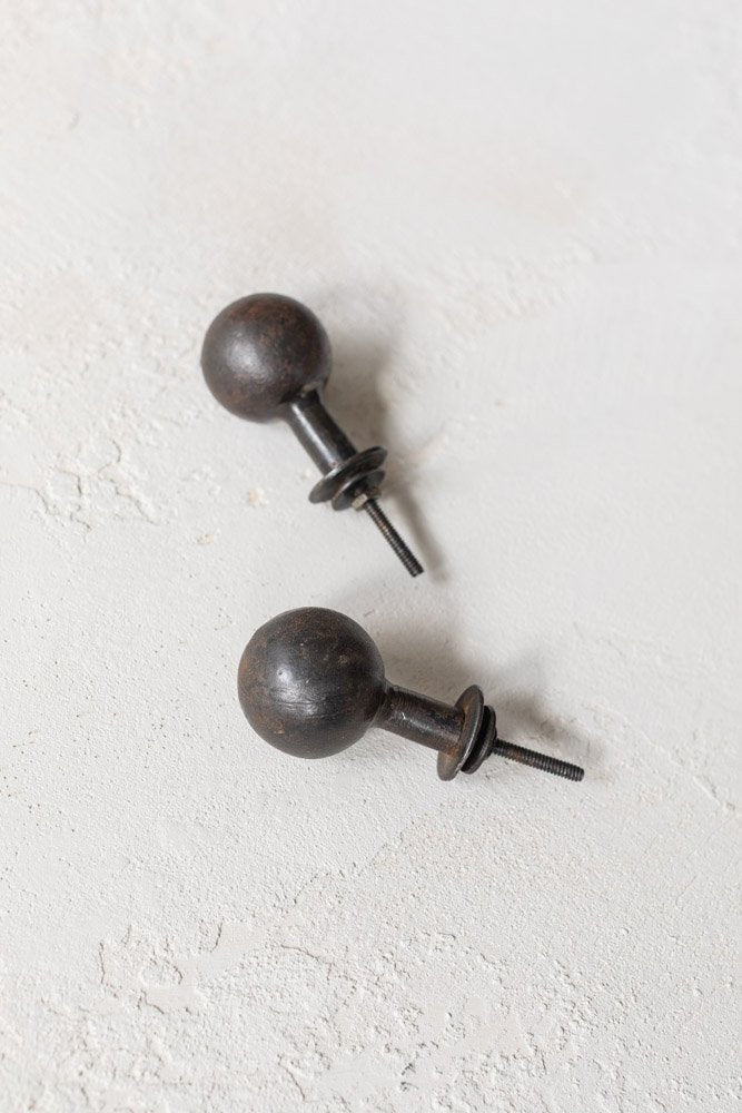 Bola Pull Knob